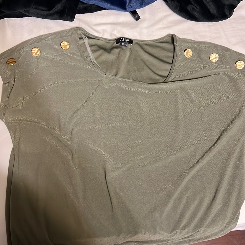AUW Green/shiny blouse